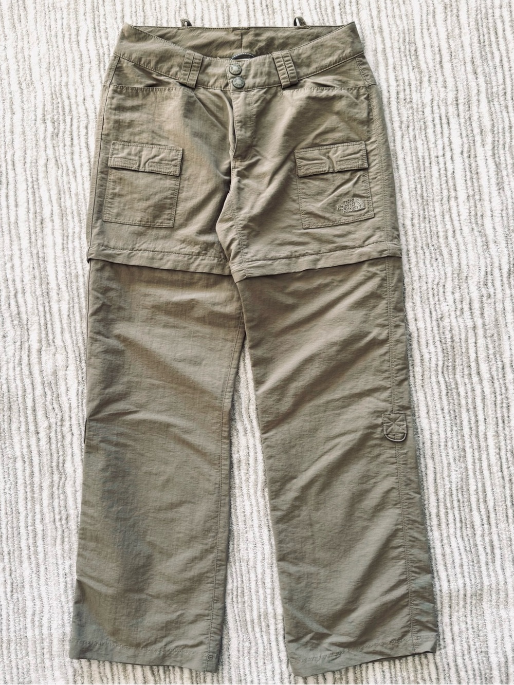 The North Face Convertible Zip-Off Hiking Pants Women’s Size 4 Short Khaki